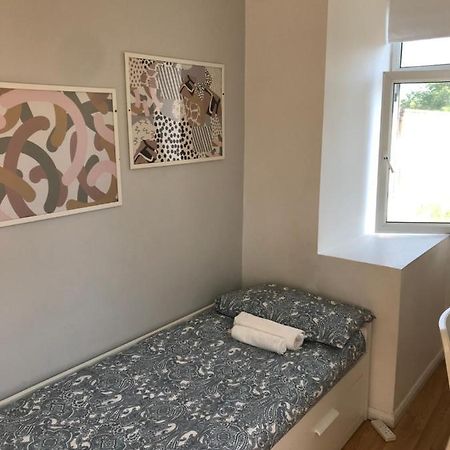 Single Bedrooms With Wifi And Underbed 10 London Exteriör bild