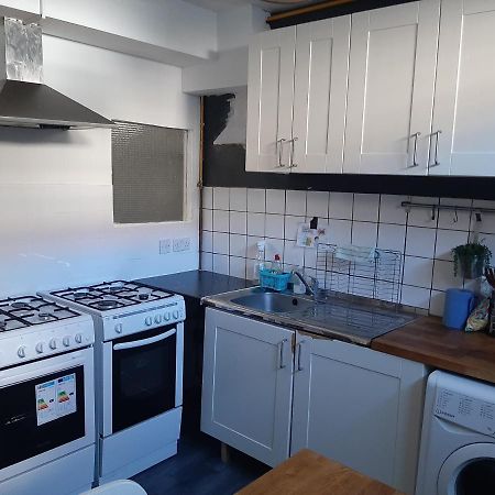 Single Bedrooms With Wifi And Underbed 10 London Exteriör bild