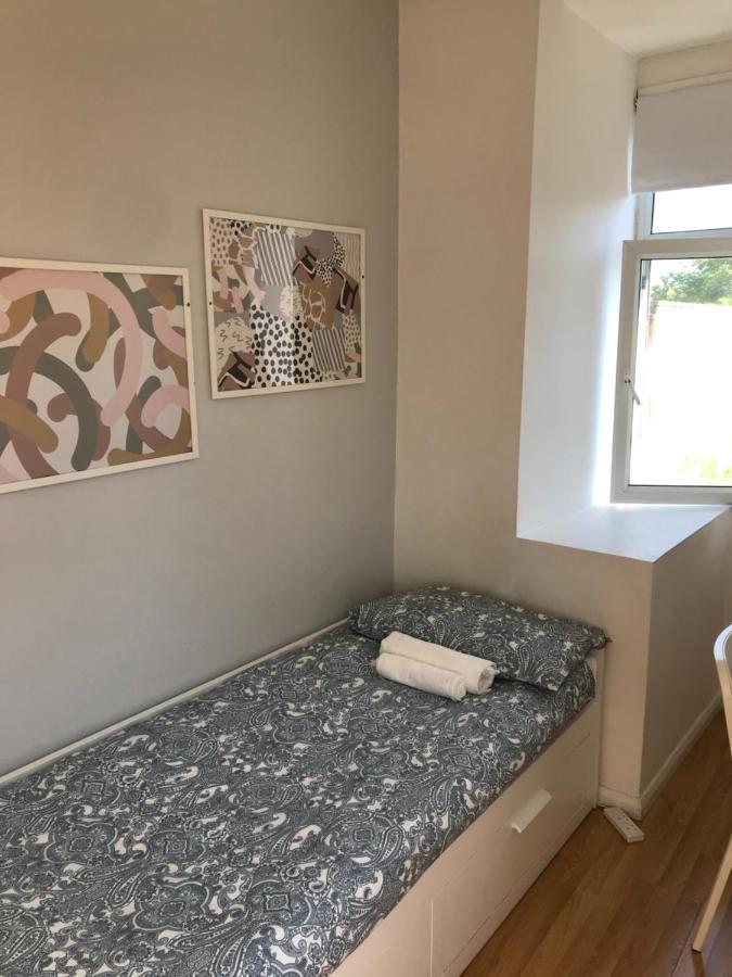 Single Bedrooms With Wifi And Underbed 10 London Exteriör bild