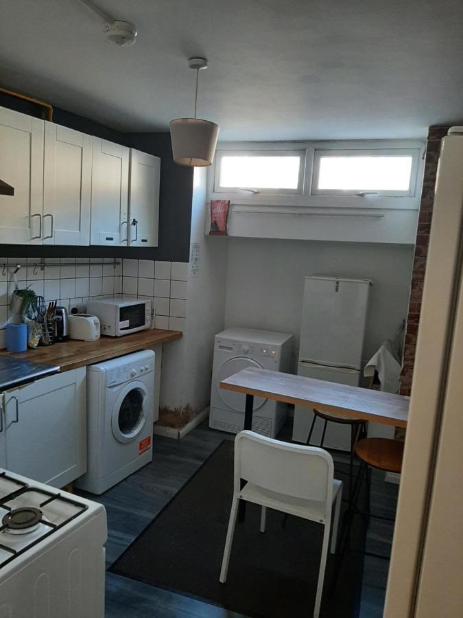 Single Bedrooms With Wifi And Underbed 10 London Exteriör bild